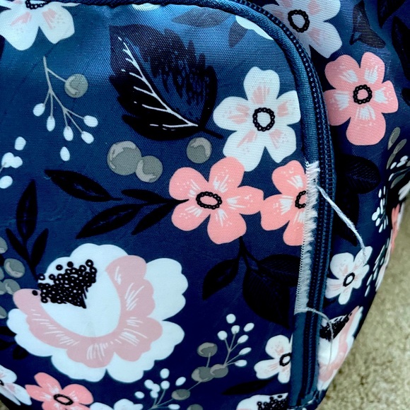 Sarah Wells “Lizzy” pumping bag and cooler SOLD - Picture 2 of 3